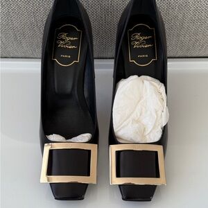 BRAND NEW Classic Roger Vivier Black Pumps with Gold Buckle